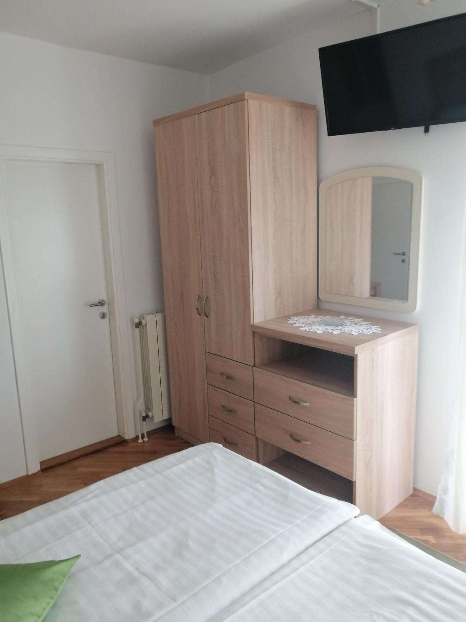 Apartman Branka Rab Town Bagian luar foto