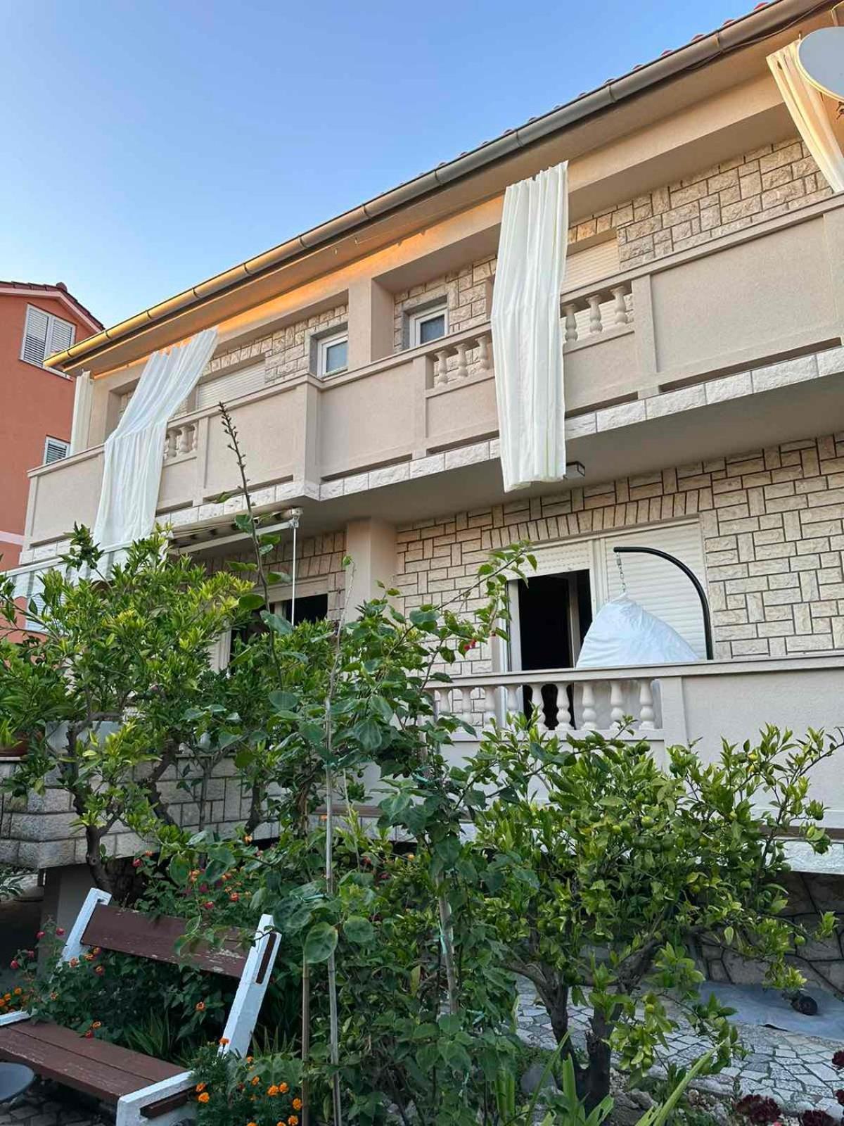 Apartman Branka Rab Town Bagian luar foto