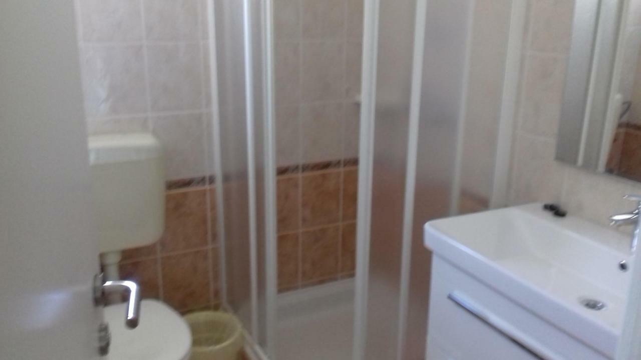 Apartman Branka Rab Town Bagian luar foto
